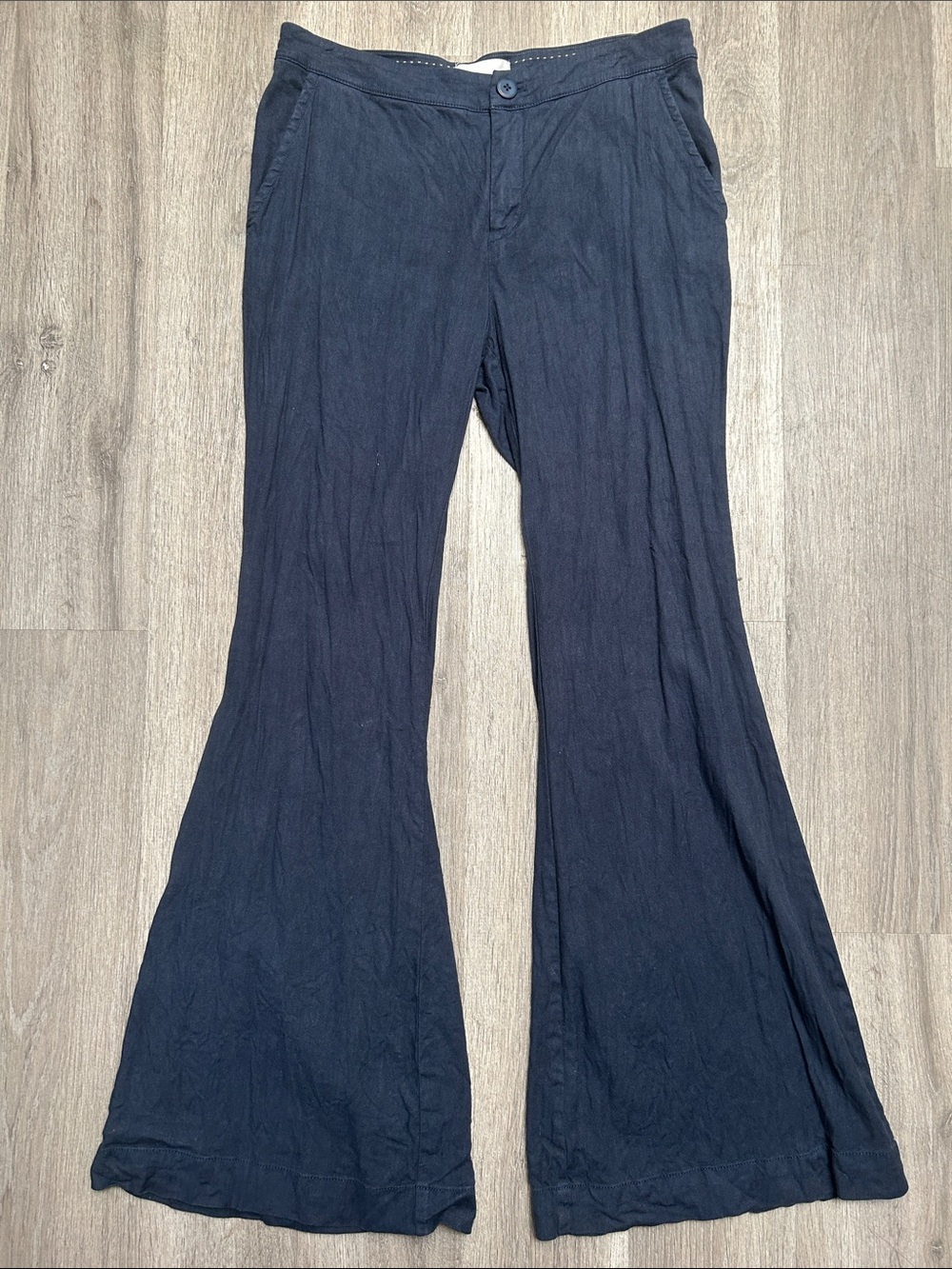 Anthropologie Navy Linen blend Flare Pants size 4